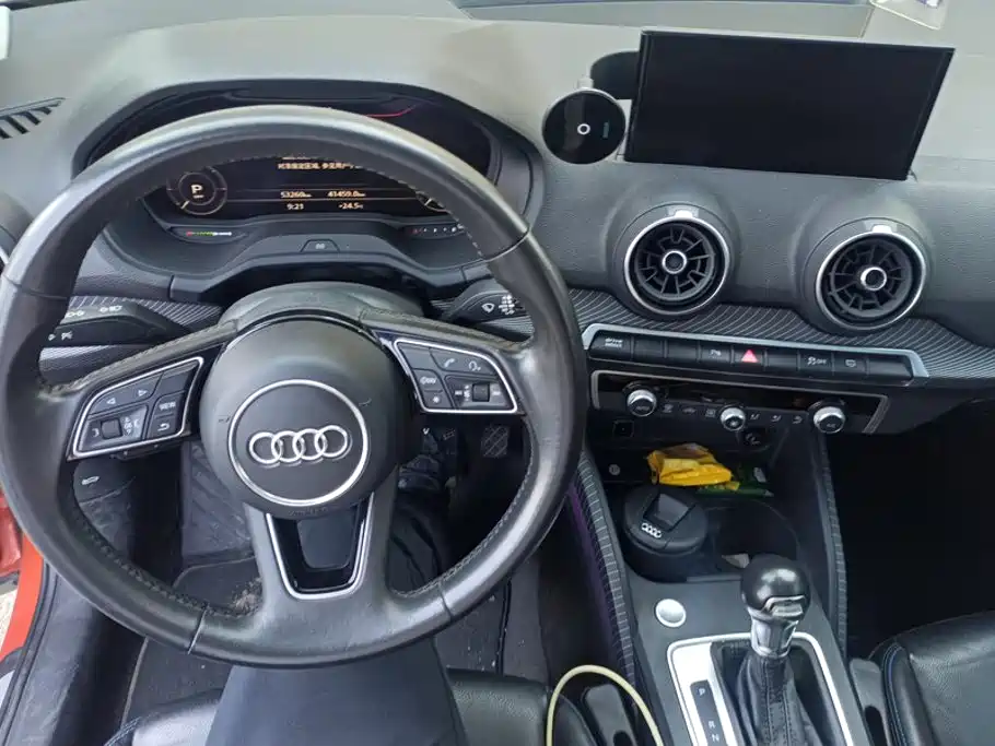 Audi Q2L e-tron — миниатюра 12