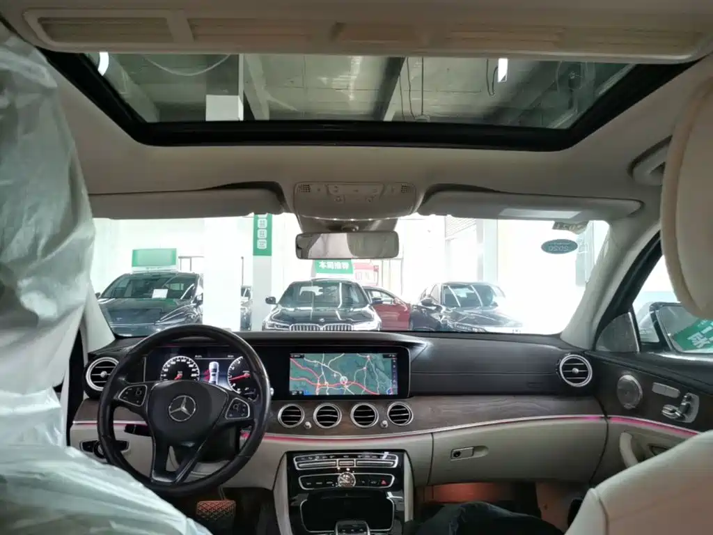 Mercedes-Benz E-Class — миниатюра 18