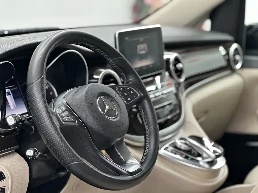 MERCEDES-BENZ V CLASS