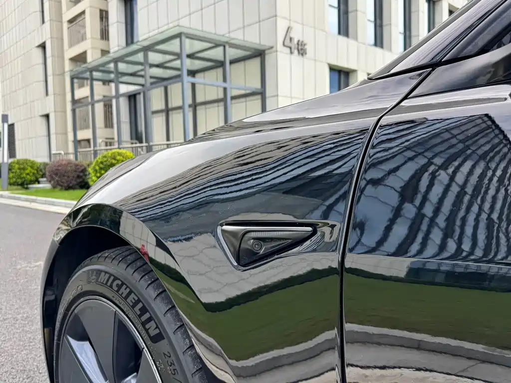 Tesla Model 3 — миниатюра 19