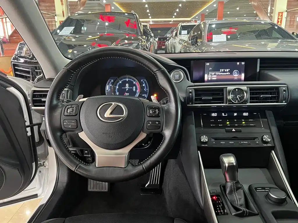 Lexus IS — миниатюра 10