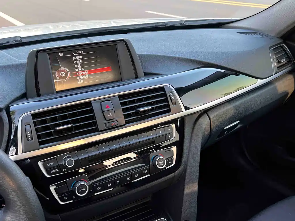 BMW 3 Series — миниатюра 13