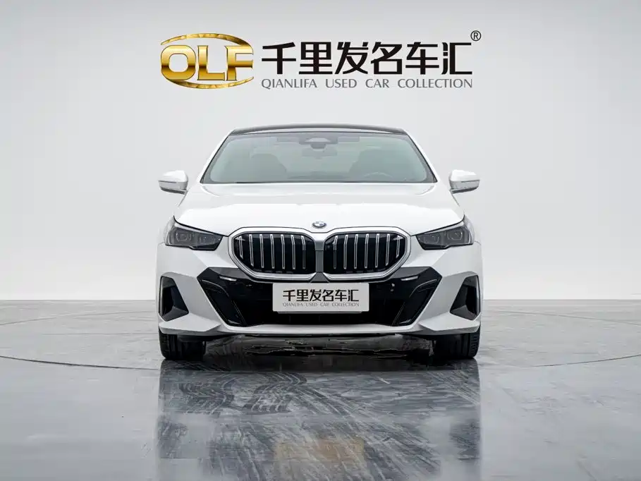 BMW 5 Series — миниатюра 6