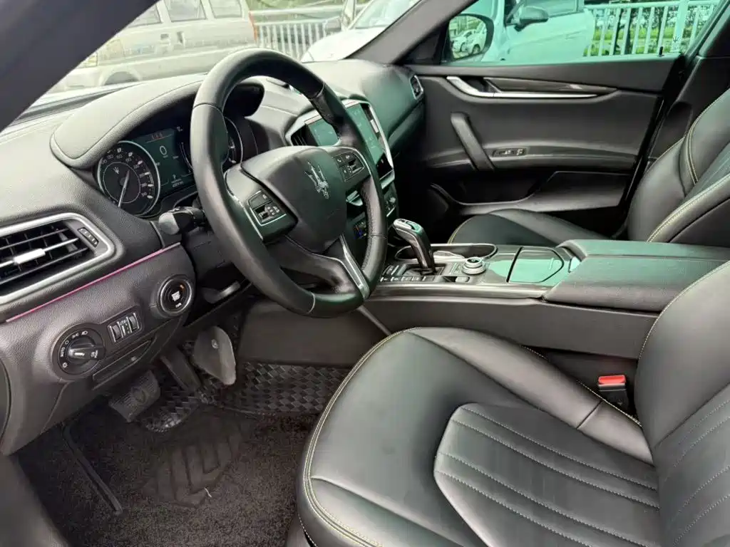 Maserati Ghibli — миниатюра 4