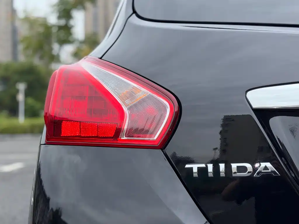 Nissan Tiida — миниатюра 9