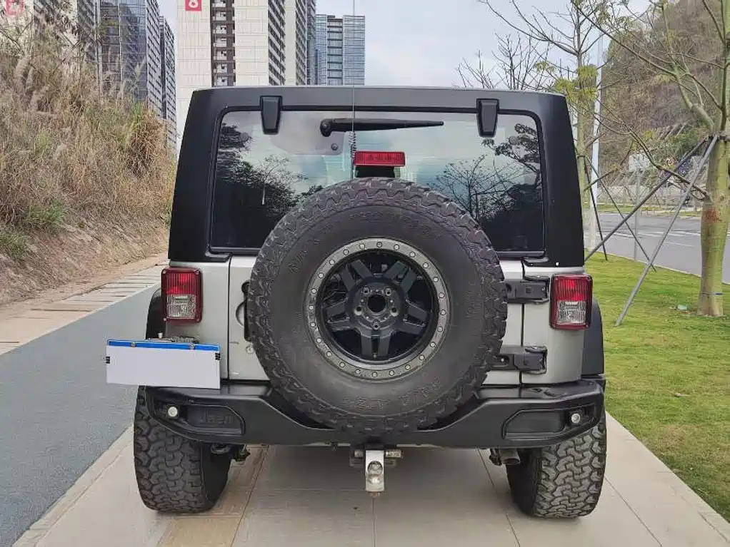 Jeep Wrangler — миниатюра 5