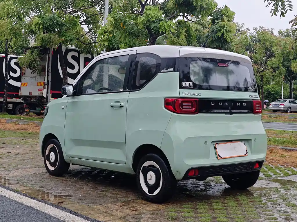 Wuling MINIEV — миниатюра 8