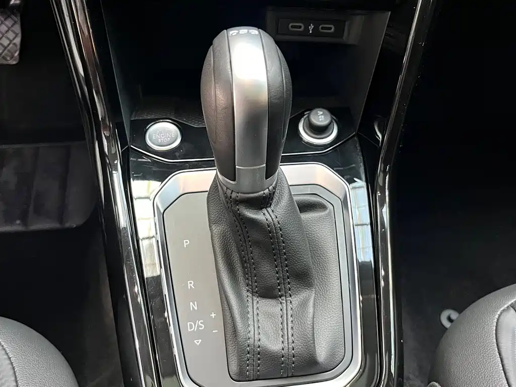 Volkswagen T-Roc — миниатюра 14