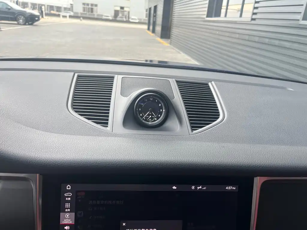 Porsche Macan — миниатюра 15