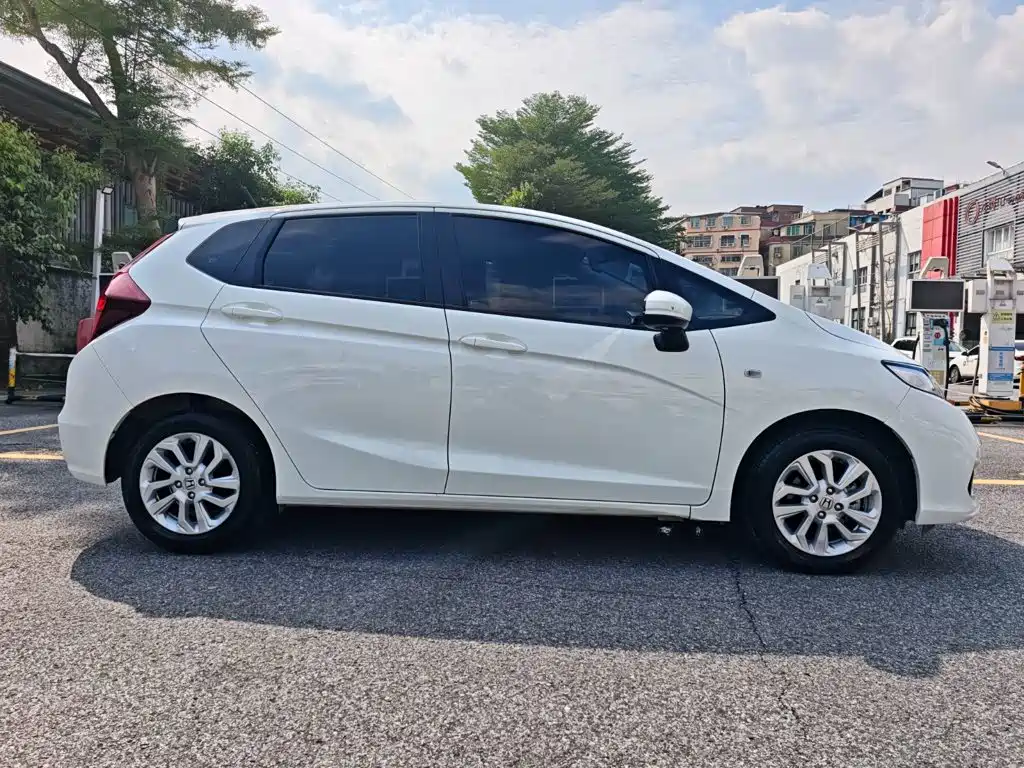 Honda Fit — миниатюра 4