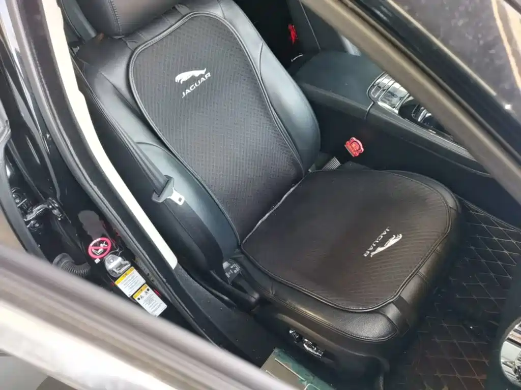 Jaguar XJ — миниатюра 25
