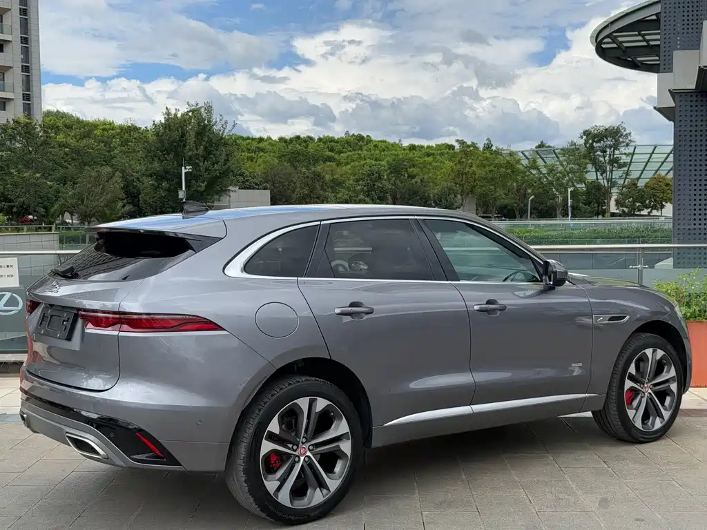 JAGUAR F PACE