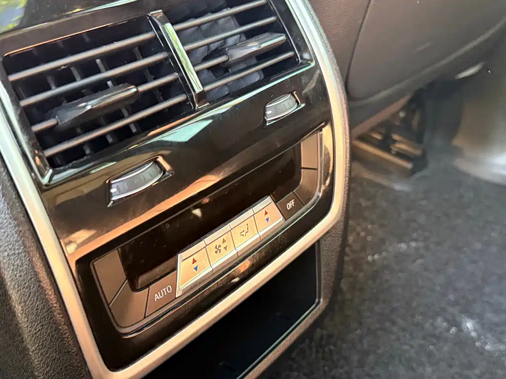 BMW X7 — миниатюра 10