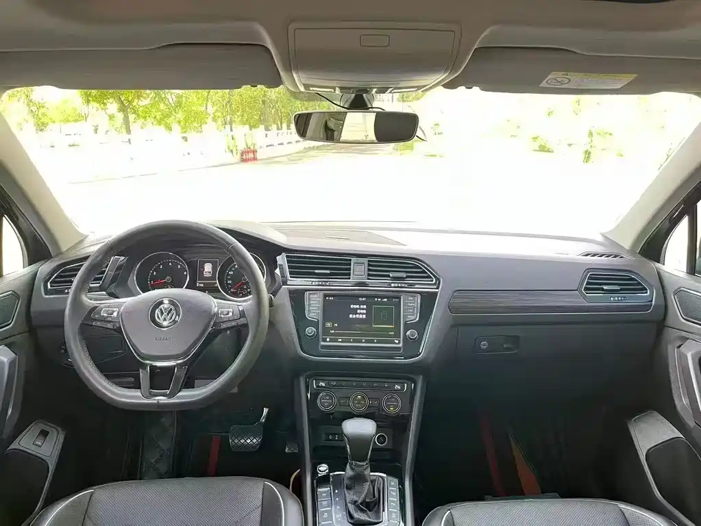 Volkswagen Tiguan L — миниатюра 8