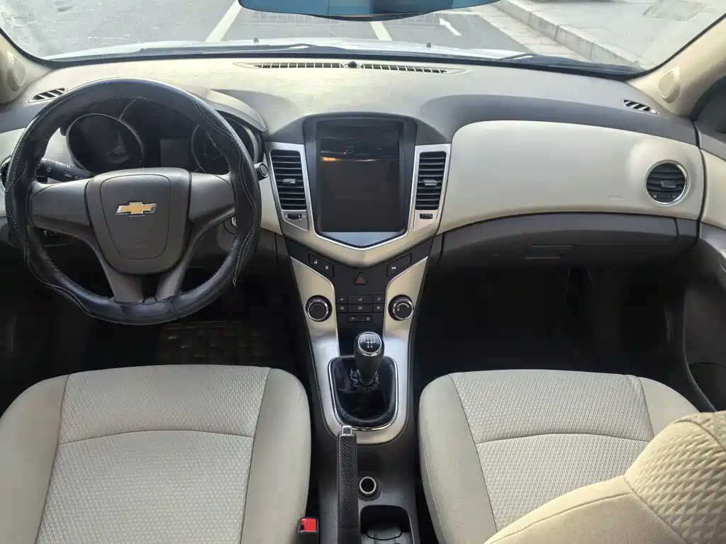 CHEVROLET CRUZE