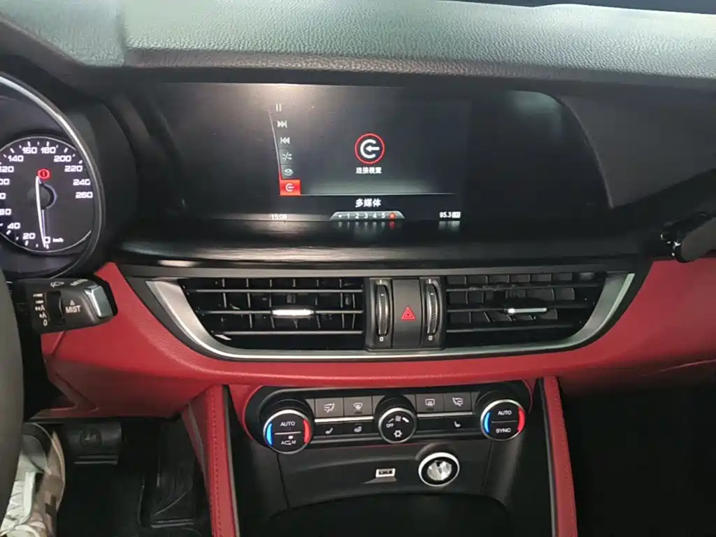 Alfa Romeo Stelvio — миниатюра 13