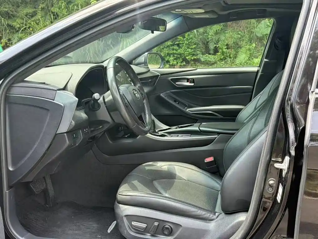Toyota Avalon — миниатюра 10