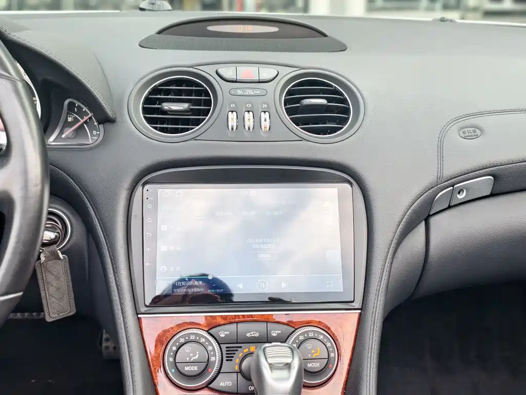 Mercedes-Benz SL-Class — миниатюра 13