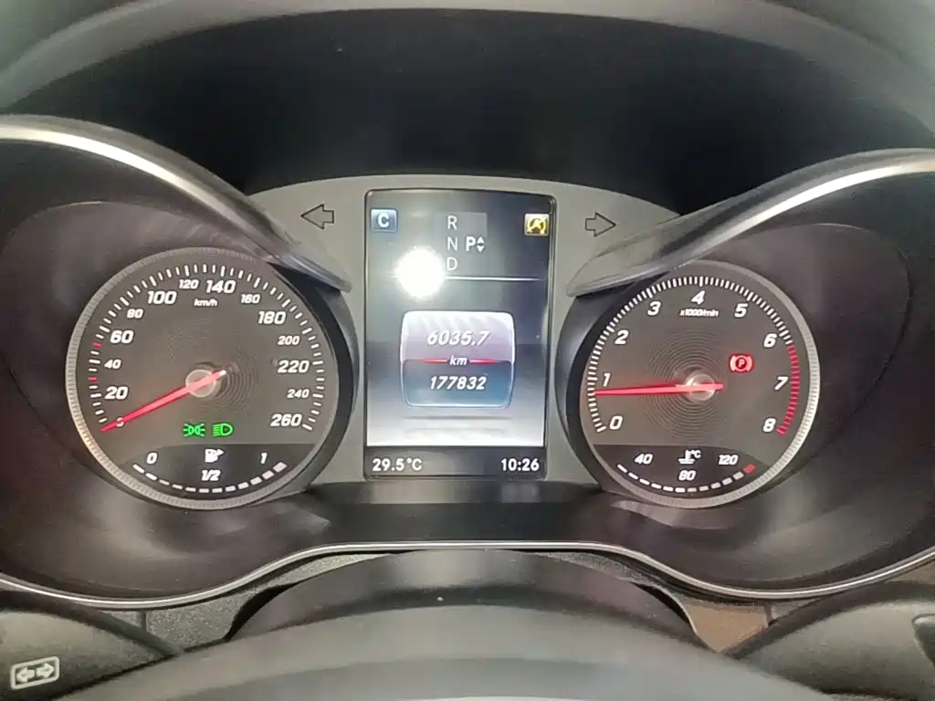 Mercedes-Benz C-Class (Import) — миниатюра 12