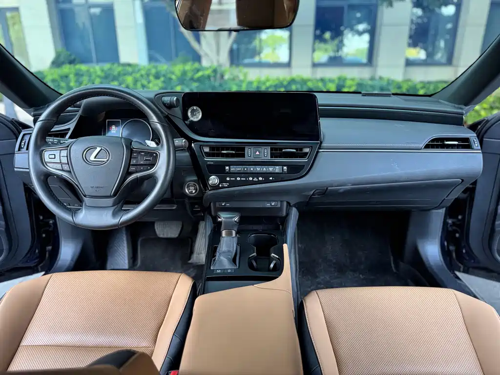 Lexus ES — миниатюра 5