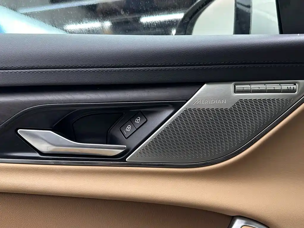 Jaguar XFL — миниатюра 15
