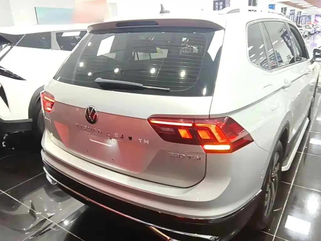 Volkswagen Tiguan L — миниатюра 6