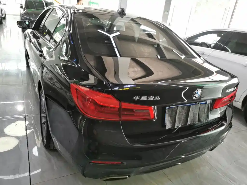 BMW 5 Series — миниатюра 6