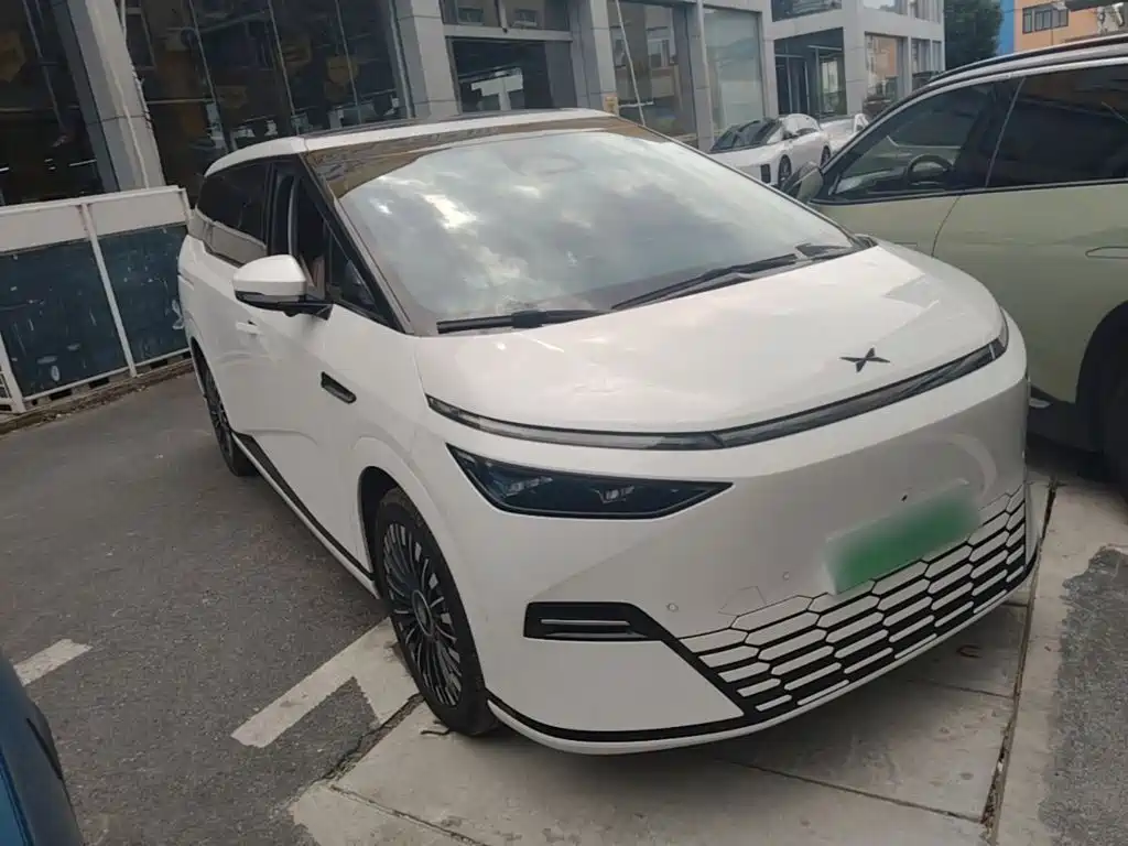 XPeng X9 — миниатюра 4
