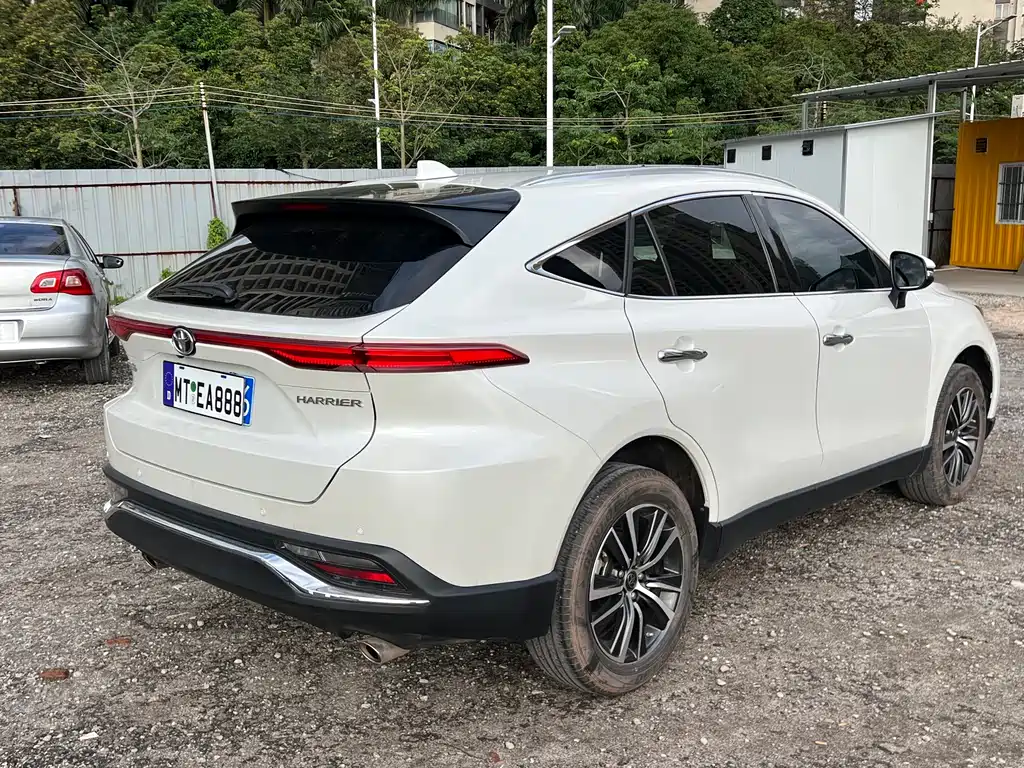 Toyota Harrier 2022 2.0L CVT Premium