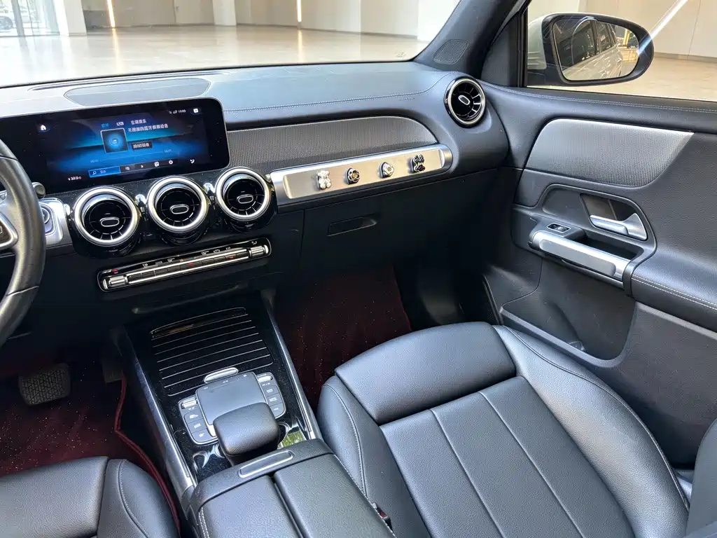 Mercedes-Benz GLB — миниатюра 15