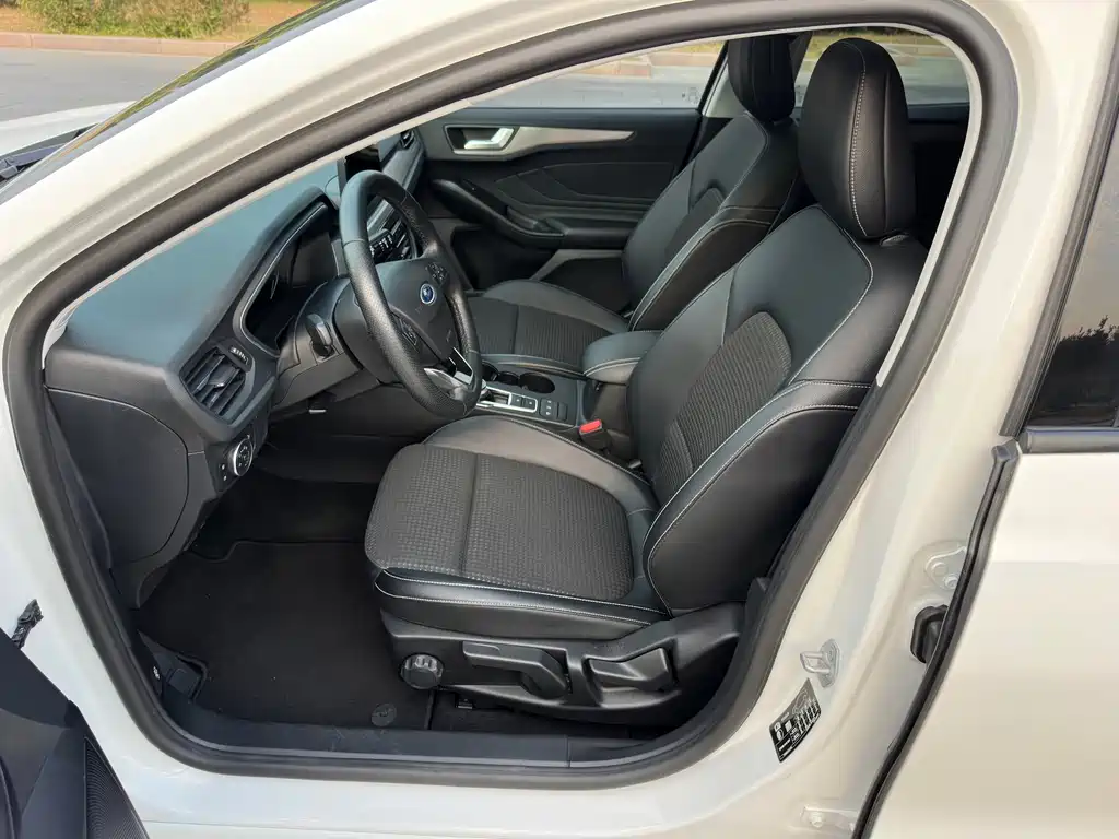 Ford Focus — миниатюра 14