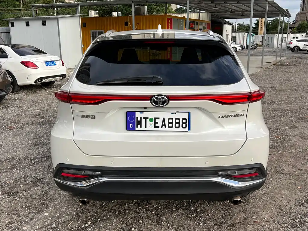 Toyota Harrier 2022 2.0L CVT Premium