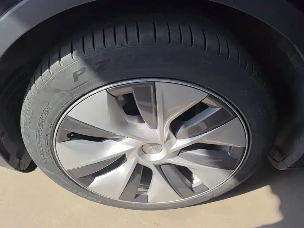 Tesla Model Y — миниатюра 23