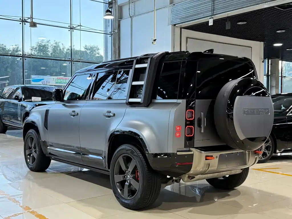 Land Rover Defender — миниатюра 29