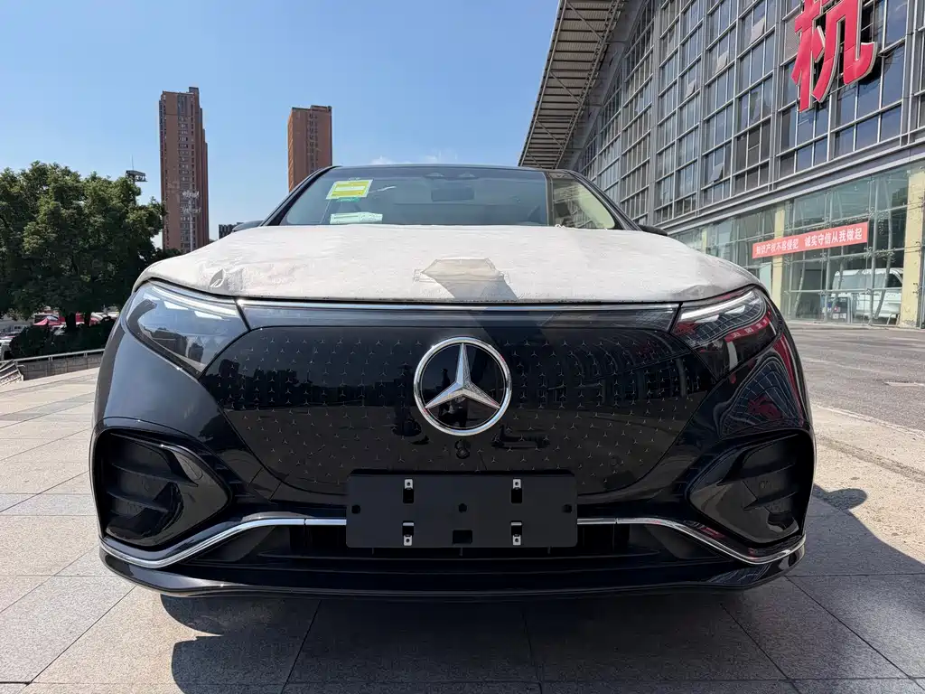 Mercedes-Benz EQS SUV
