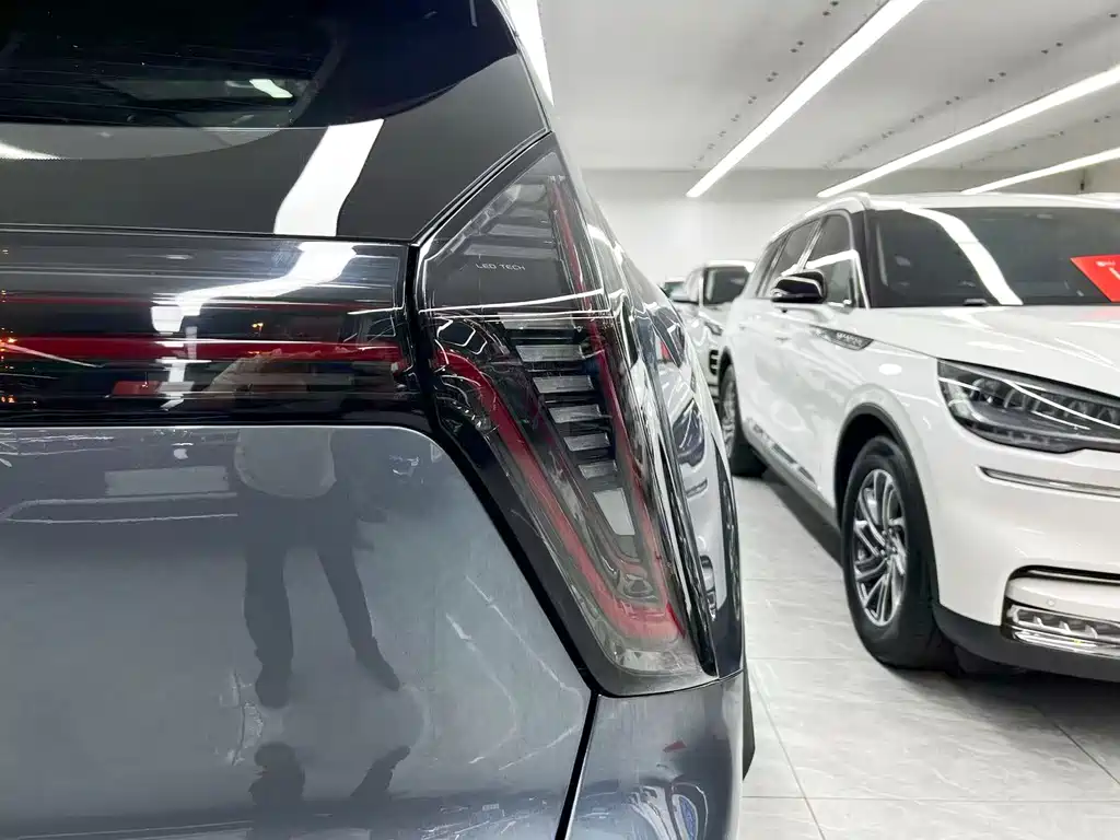 Geely Boyue L — миниатюра 22
