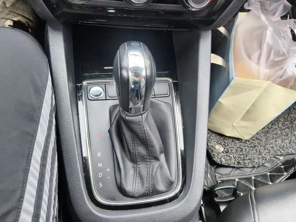 Volkswagen Sagitar — миниатюра 7