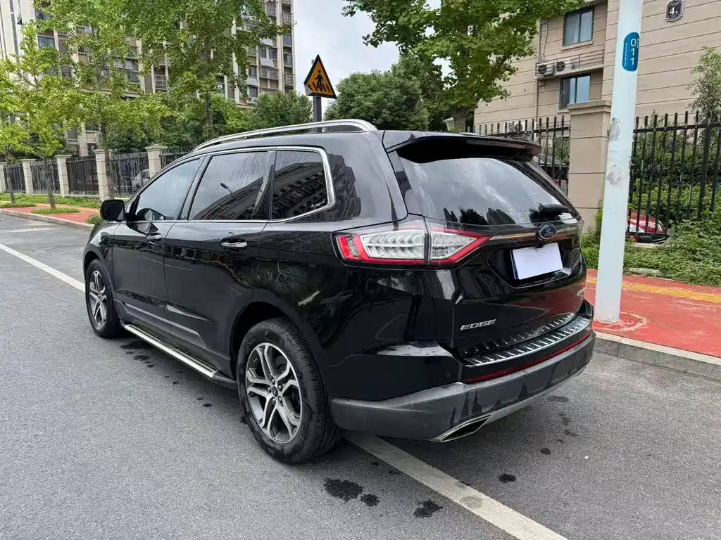 Ford Edge — миниатюра 6