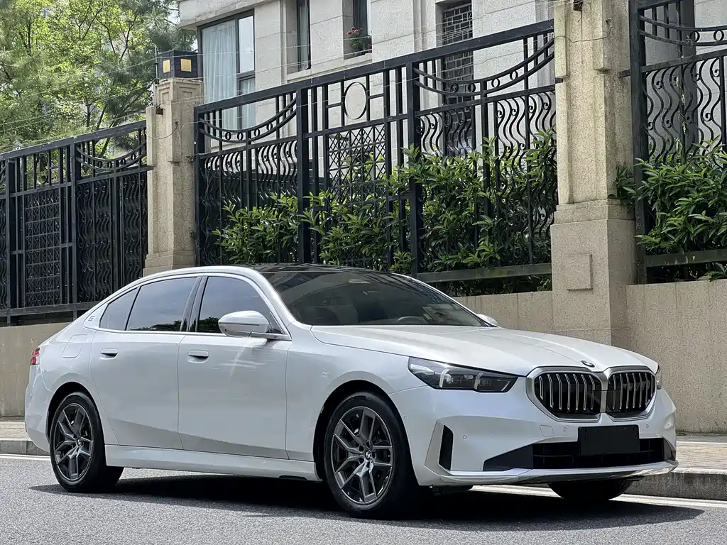 BMW 5 Series 5 2024 530Li Lead Luxury