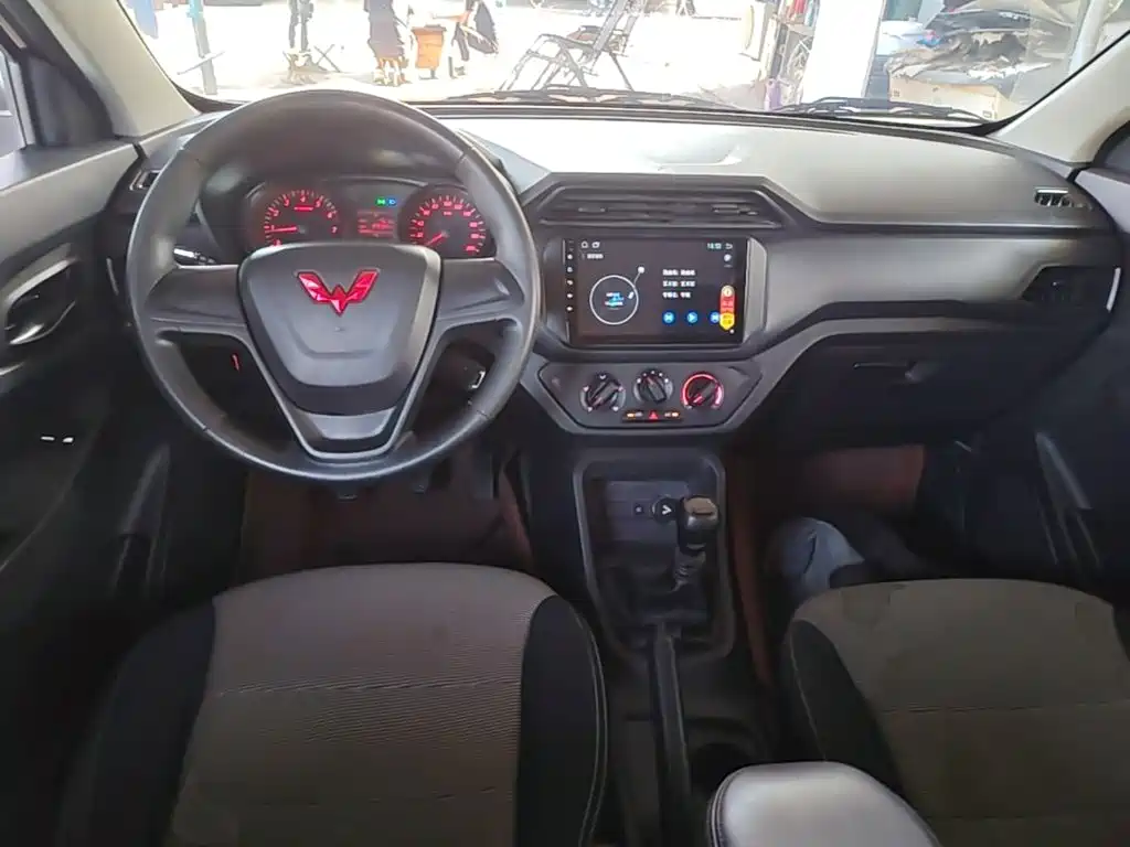 Wuling Hongguang — миниатюра 10