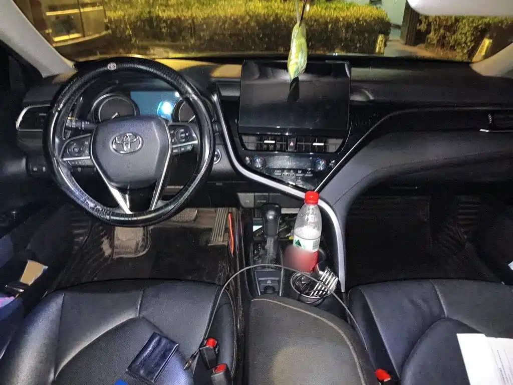 Toyota Camry — миниатюра 13