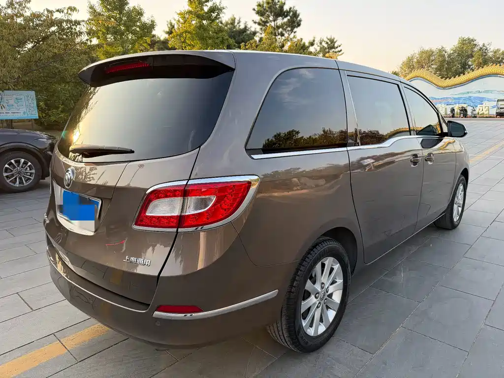Buick GL8 — миниатюра 3