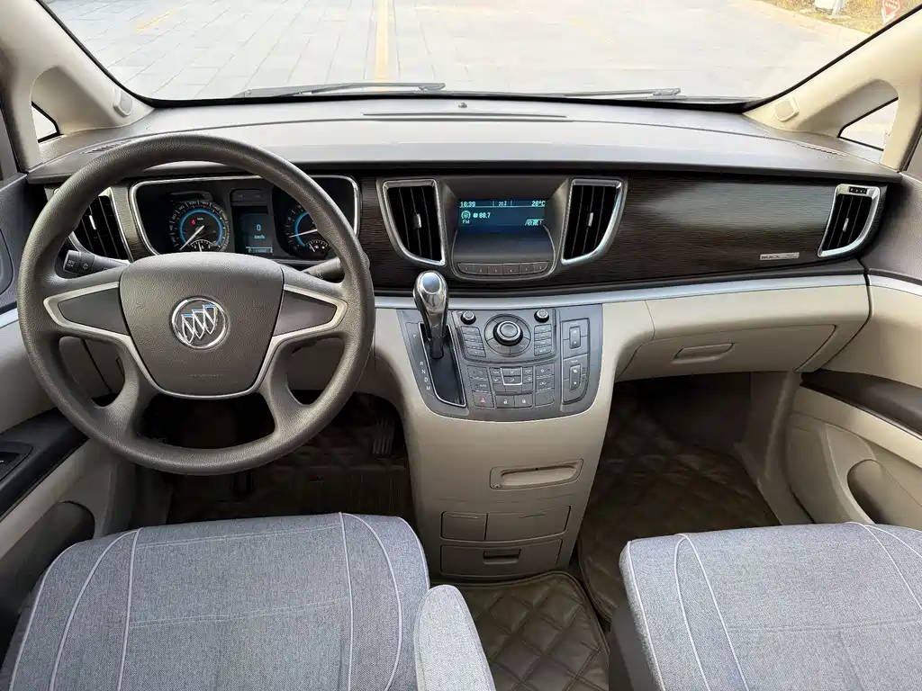 Buick GL8 — миниатюра 16