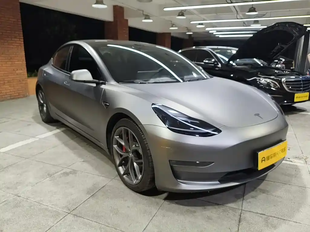 Tesla Model 3 — миниатюра 6