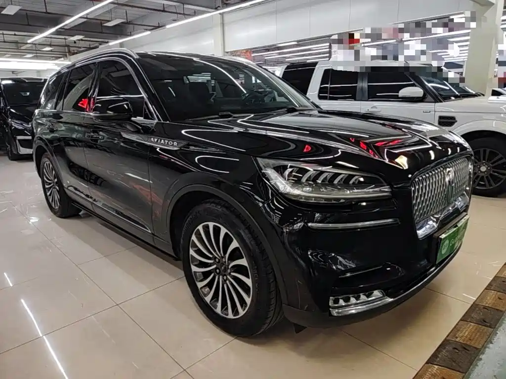 Lincoln Aviator — миниатюра 4