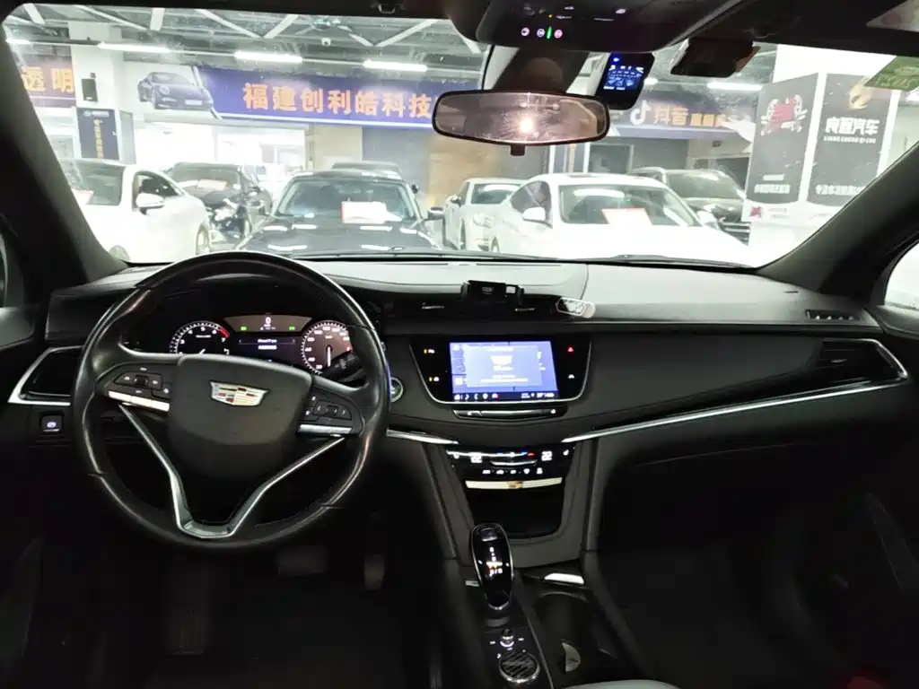 Cadillac XT6 — миниатюра 9
