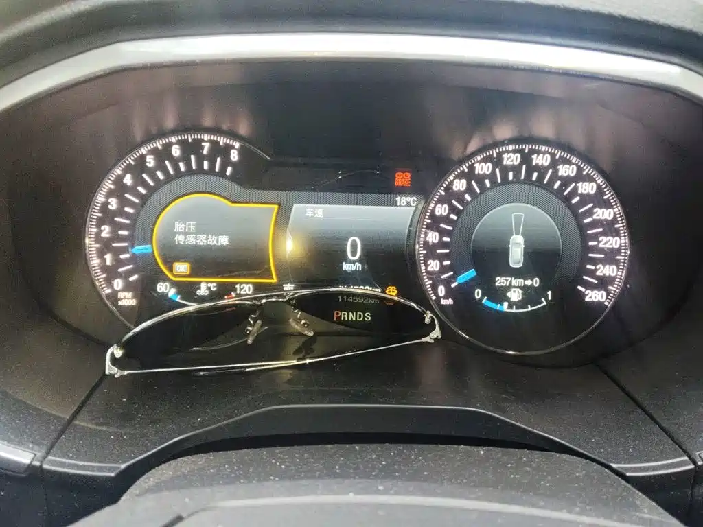 Ford Edge — миниатюра 7
