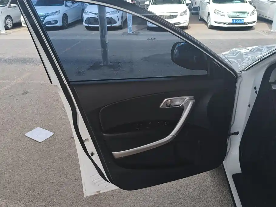 Bestune X80 2013 2.0L MT Luxury