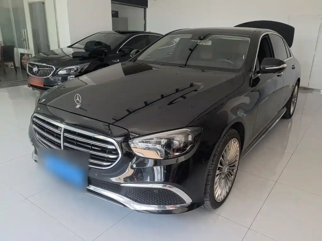 Mercedes-Benz E-Class — миниатюра 2