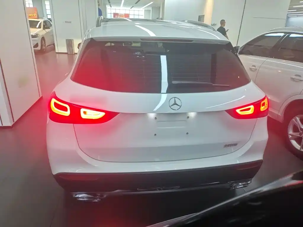 Mercedes-Benz GLA — миниатюра 6
